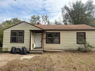 1956 N Spruce Ave, Wichita, KS 67214