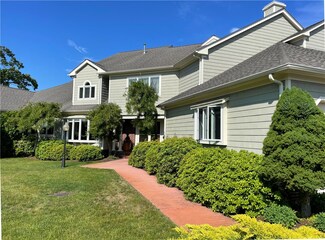 39 Eagle Dr, North Kingstown, RI 02852