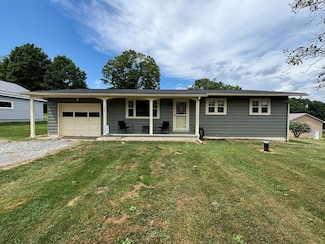 1207 Mercer Rd, Franklin, PA 16323