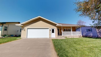 818 S 6th St, Albion, NE 68620