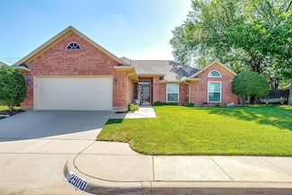 2900 Miles Way, Bedford, TX 76021