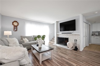 1129 E 1st St, Tustin, CA 92780