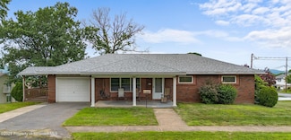 4200 Krieg St, Moosic, PA 18507