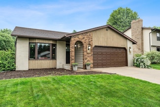2212 Henna Ave N, Saint Paul, MN 55128