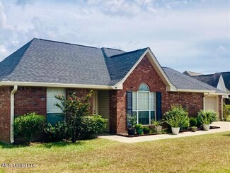 2112 Irma Cir, Ocean Springs, MS 39564