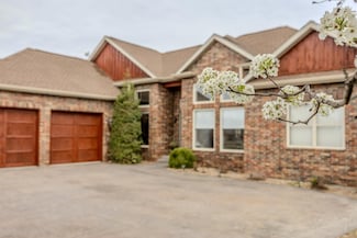 4404 S 146th Rd, Bolivar, MO 65613