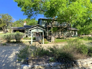 904 Tanglewood Ln, Kerrville, TX 78028