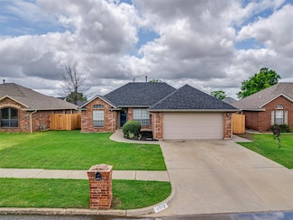 1712 Queensbury Rd, Moore, OK 73160