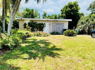 2616 NE 214th St, Miami, FL 33180