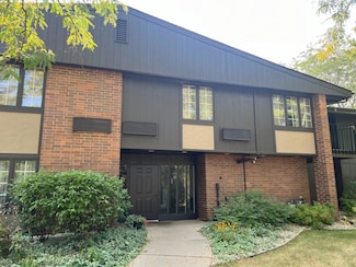 22 Zurich Ct Unit 2, Lake Geneva, WI 53147