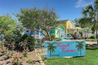 701 7th St, Kemah, TX 77565