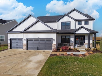 5104 Finlen Ln, Bloomington, IL 61705