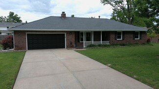 205 W Aven Ave, Nixa, MO 65714