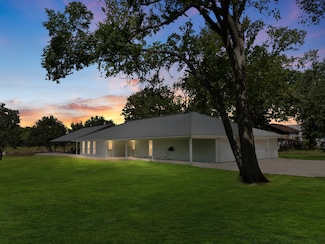 448 County Road 243, Bay City, TX 77414