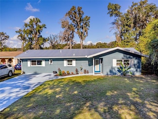 9107 E Royal Palm Dr, Inverness, FL 34450