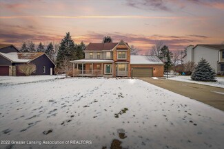 2805 River Pointe Dr, Holt, MI 48842