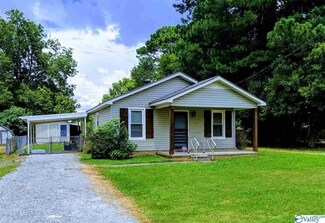 1808 College St SE, Decatur, AL 35601