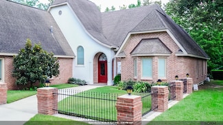 8118 Oakbrook Dr, Baton Rouge, LA 70810