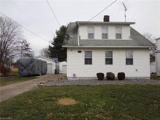 21 W 8th St, Newton Falls, OH 44444