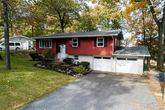 2436 Cherrywood Ln, Bath, PA 18014