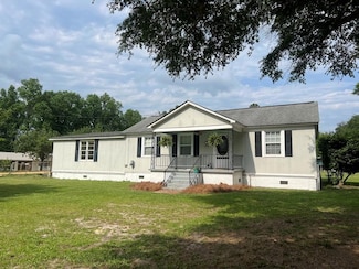 18 Harvey Wommack Rd, Hazlehurst, GA 31539