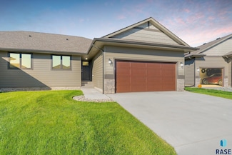 2013 S Sonoma Place, Sioux Falls, SD 57106
