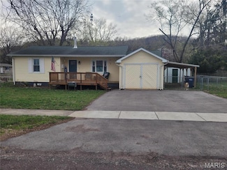 603 N Columbus St, Pacific, MO 63069