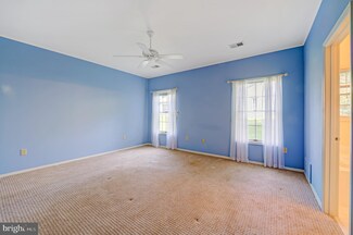 34 Candlelight Cir, Columbus, NJ 08022