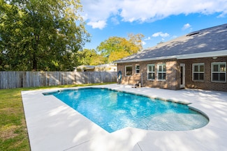 206 Forest Dr, Fort Walton Beach, FL 32547