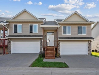 1810 Goose Lake Cir, North Liberty, IA 52317