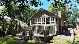 1335 Point of Pines, Guntersville, AL 35976