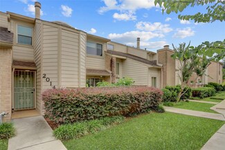 2014 Augusta Dr, Houston, TX 77057