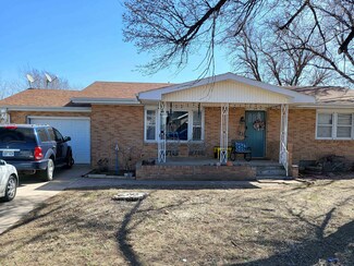 114 S Poplar St, Minneola, KS 67865