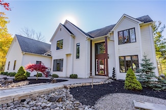 4909 Chipmunk Dr, Canandaigua, NY 14424