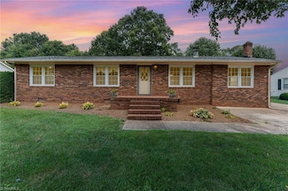 706 Roach St, Mayodan, NC 27027