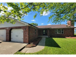 724 Iroquois Dr, Anderson, IN 46012