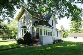 304 S Main St, Munith, MI 49259