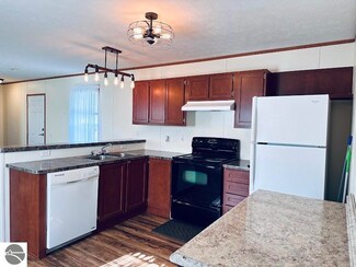 316 E Church St, Mesick, MI 49668
