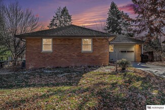 5955 Sumner St, Lincoln, NE 68506