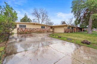 6906 Hummel Dr, Boise, ID 83709