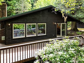 300 Hiddendale Dr, Quilcene, WA 98376