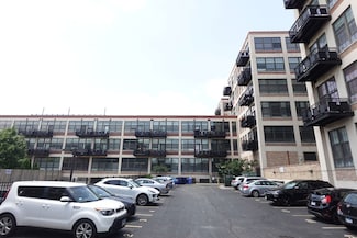 3963 W Belmont Ave Unit 320, Chicago, IL 60618