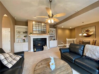 6854 NW 57th St, Johnston, IA 50131