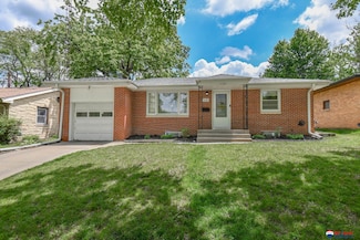1130 S 44th St, Lincoln, NE 68510