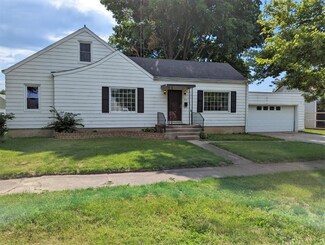 814 S 11th St, Goshen, IN 46526