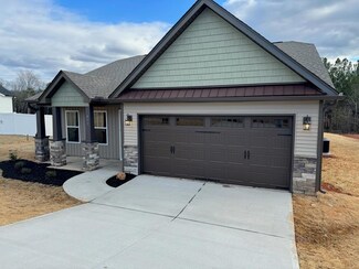 817 W Osprey Ln, Cowpens, SC 29330