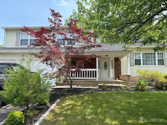 6 Quaker St, Edison, NJ 08820