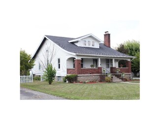 60 N 2nd St, Austin, IN 47102