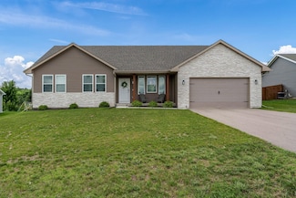 650 Anacostia Dr, Roscoe, IL 61073