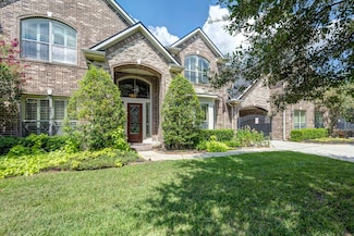 9051 Forest Cliff Ct, Conroe, TX 77302